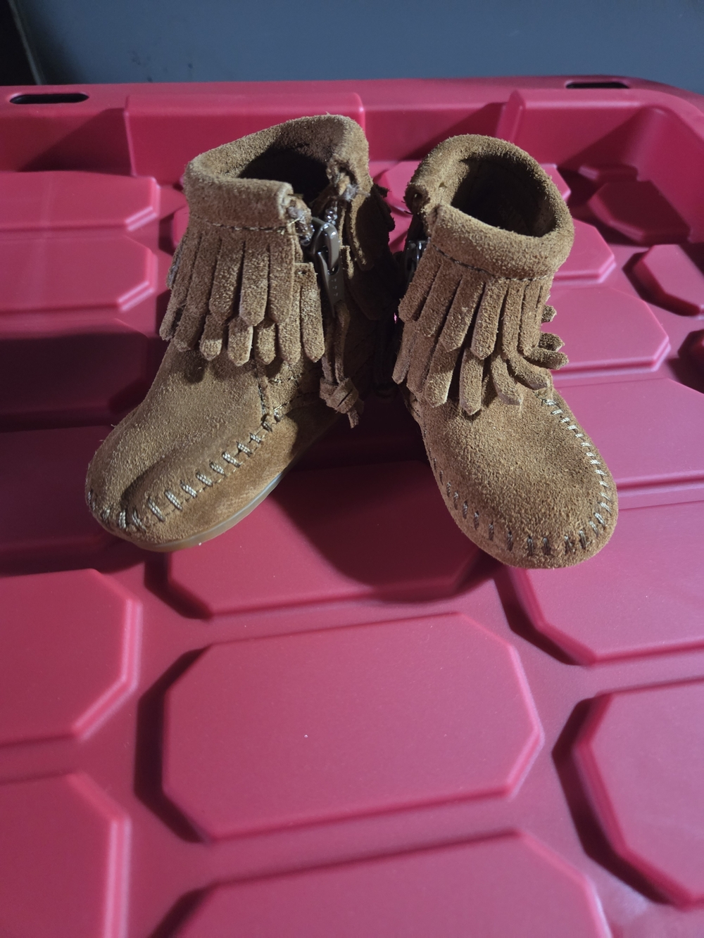 Minnetonka Infant Suede Fringe Moccasins - Brown Size 1